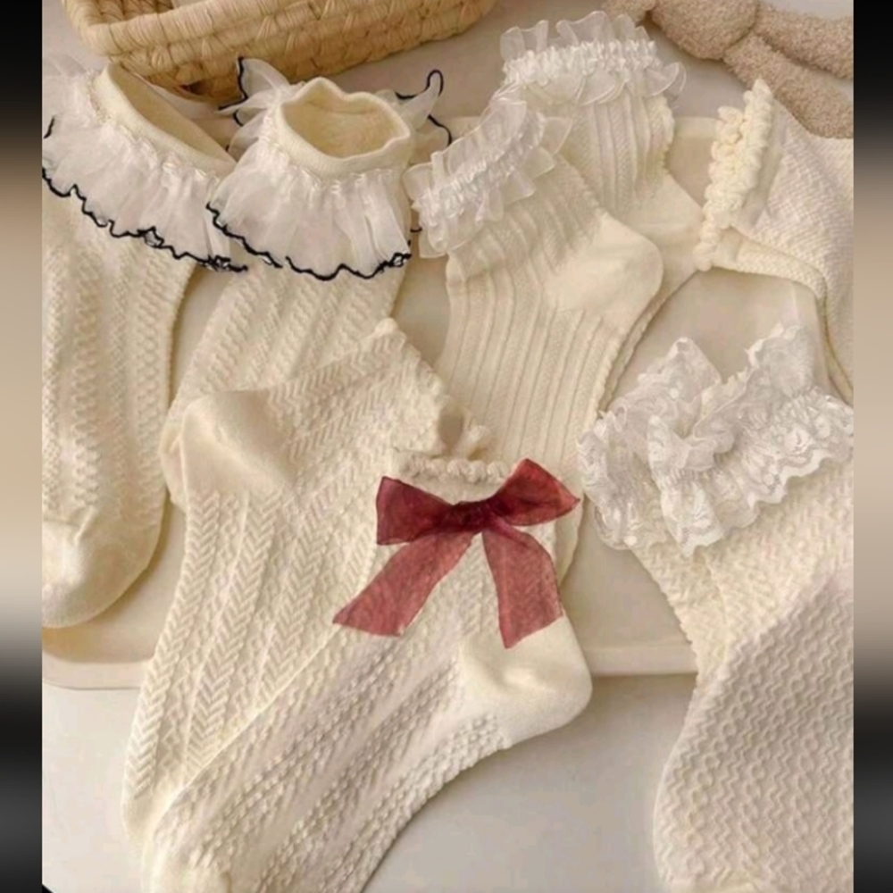 Retro Cream Socks with Lace Frills and Bow Set Of 5